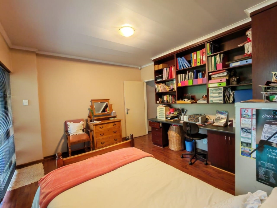 6 Bedroom Property for Sale in Pellissier Free State